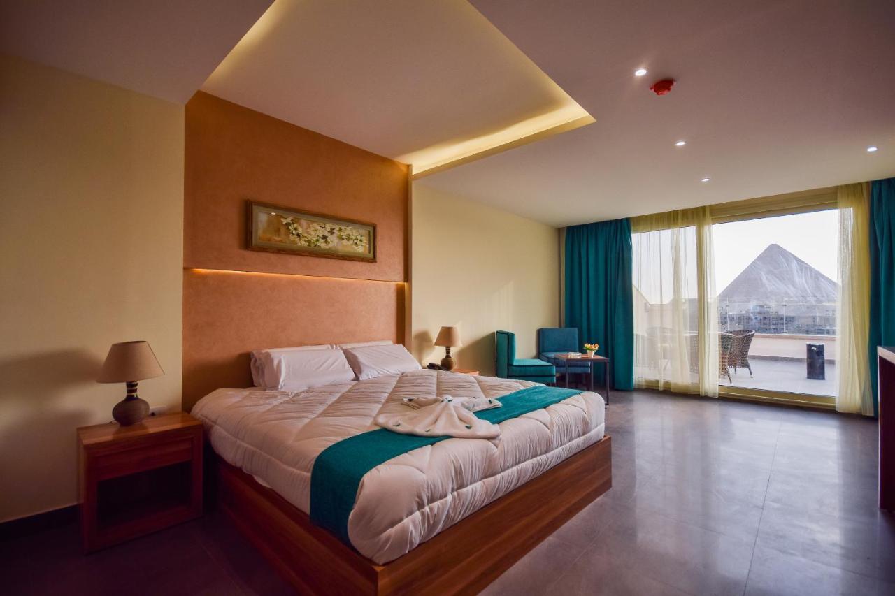 New Pyramid Quen Hotel Cairo Exterior photo